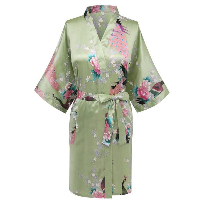 Krótki zielony szlafrok w stylu kimono